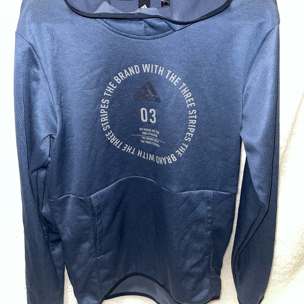 nice adidas pullover! Not brand new,it’s in a good condition with no tag